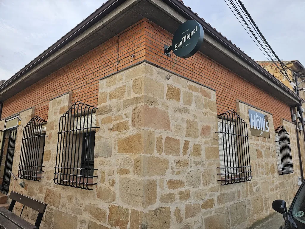 Bar Holiis_Aldearrubia_slider_image_3