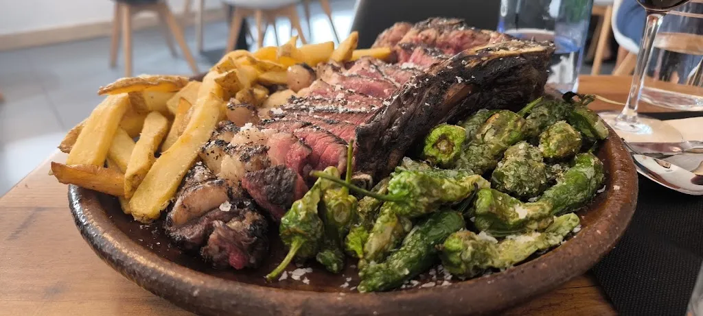 Carlos Perez_La Luna ~ Terraza Bar Aldeadávila de la Ribera_Aldeadávila de la Ribera_review