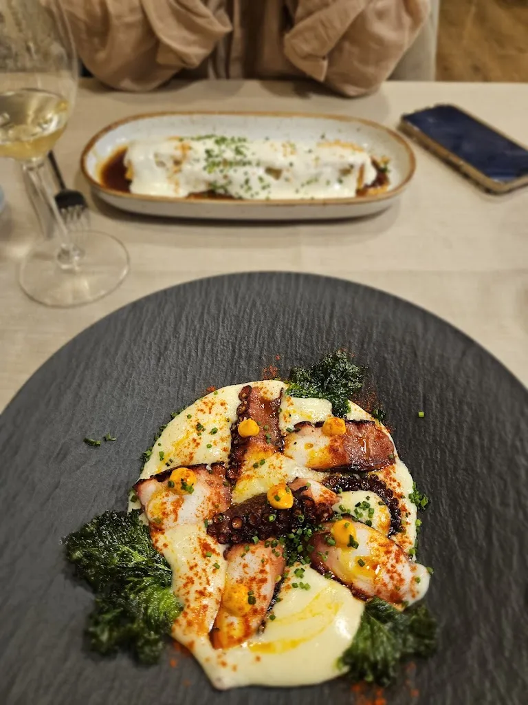 Hector Zois_The Othilio Bar_Vigo_review