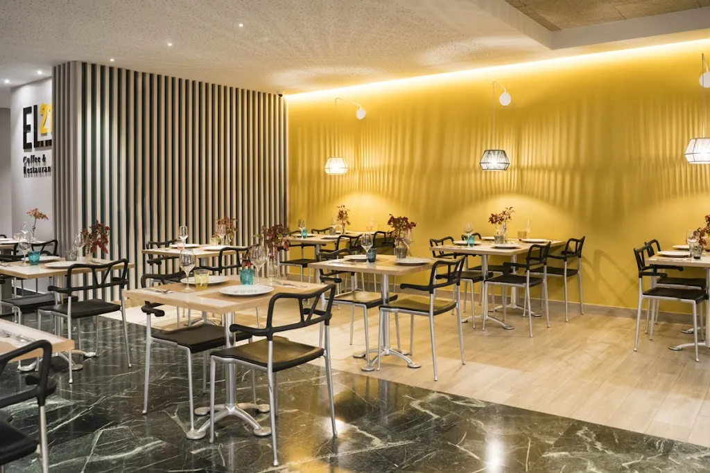 EL 21 coffee & restaurant restaurant in Vigo