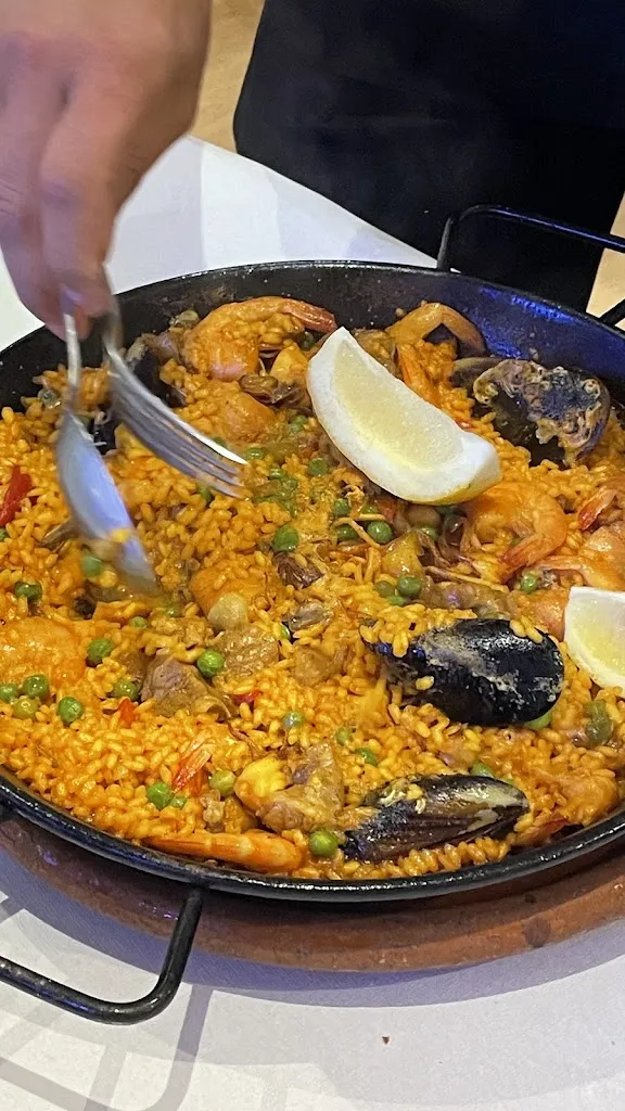 Marco Galluci_Mesón Compostela_Vigo_review