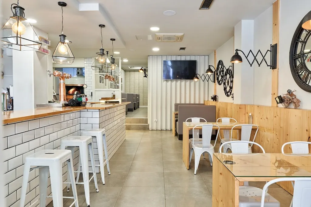 Don Marco Pizza restaurant in Vigo