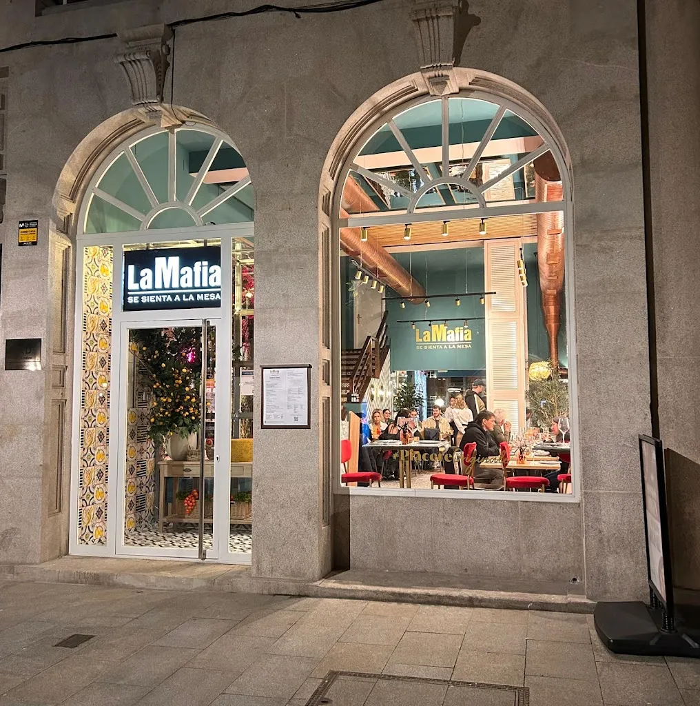 La Mafia se sienta a la mesa restaurant in Vigo