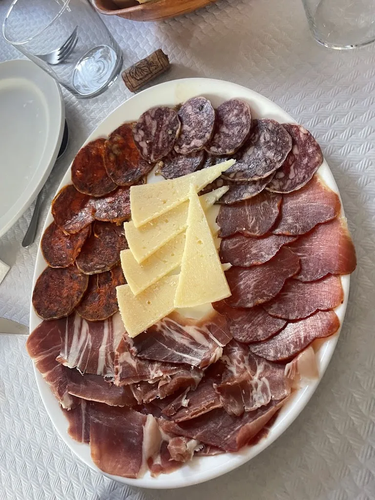 Bar-Restaurante Emilio restaurant in Almenara de Tormes