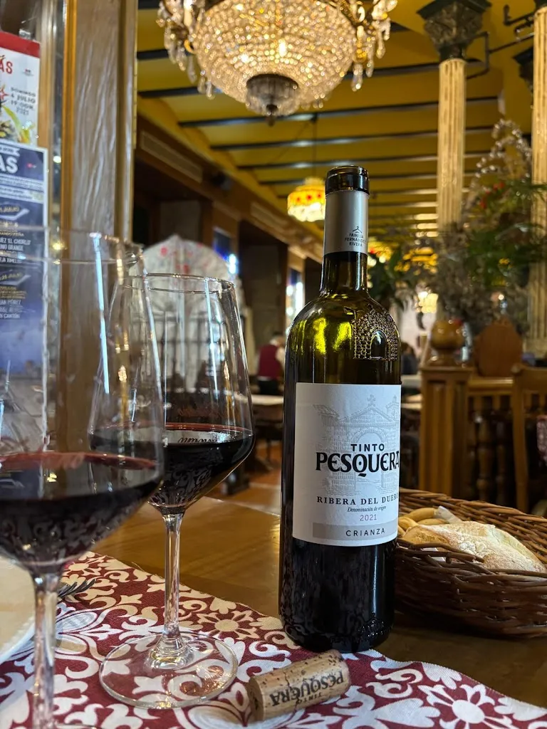 Philippa Nicholl_Mirador del Arco de Cuchilleros_Arco El_review