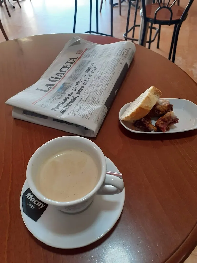 Jose Pablo Serantes_Bar OS-DA-MA_Babilafuente_review