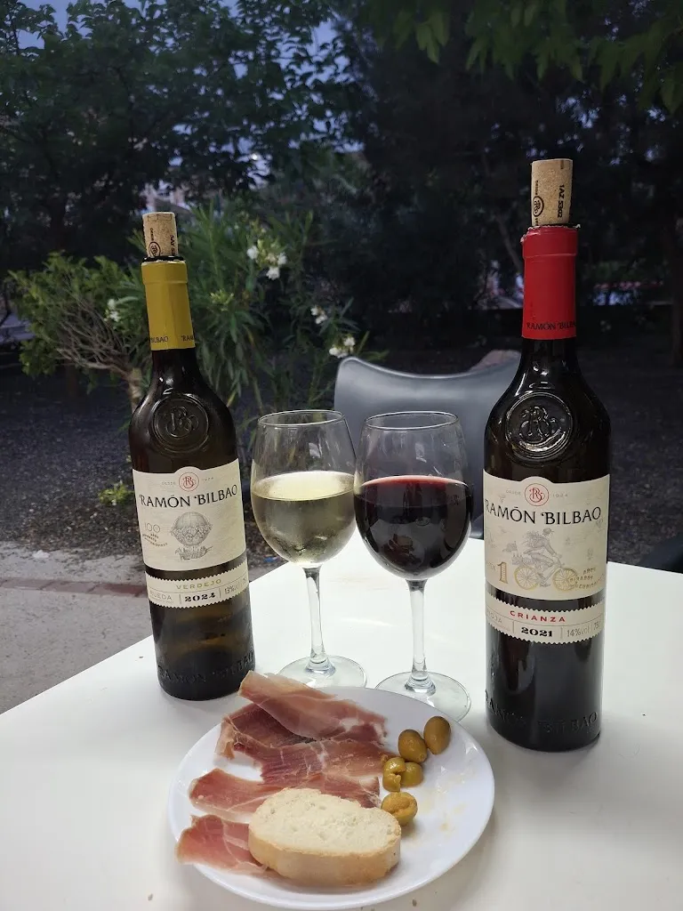 Tere Paz_kiosco bar el Jarpil_Alboloduy_review