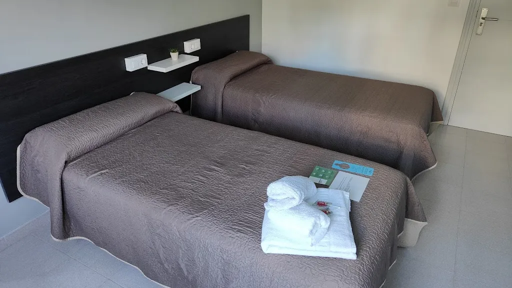 Linton Nightingale_Dukes Restaurante & Habitaciones_Sanxenxo_review