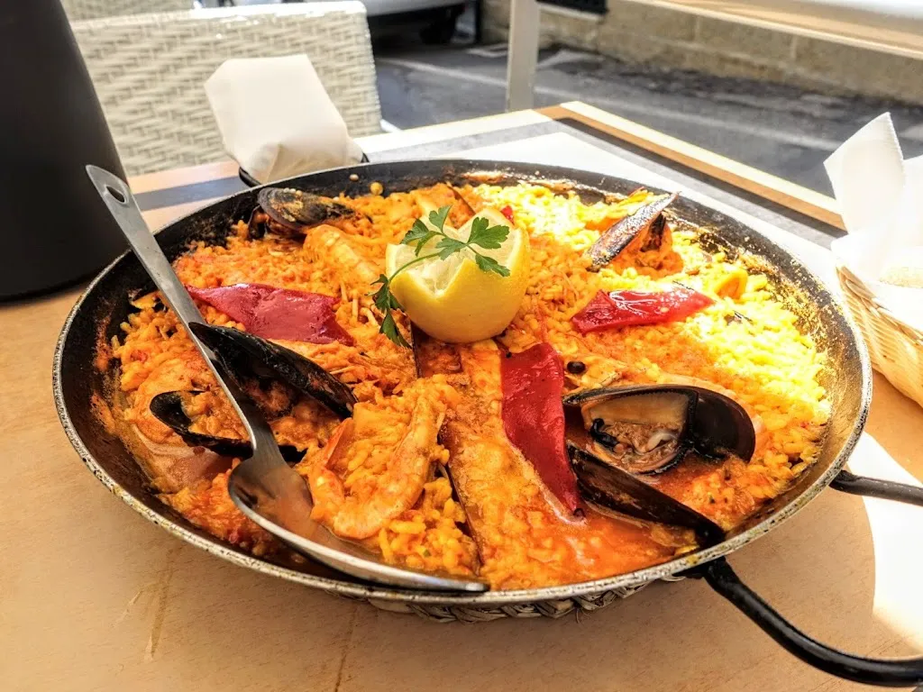 Angela de la Calzada_Atípiko Sanxenxo_Sanxenxo_recensione