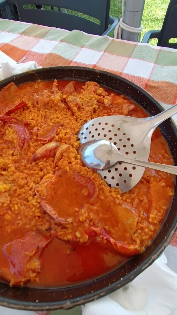 Yolanda Plaza_A Illa_Sanxenxo_review