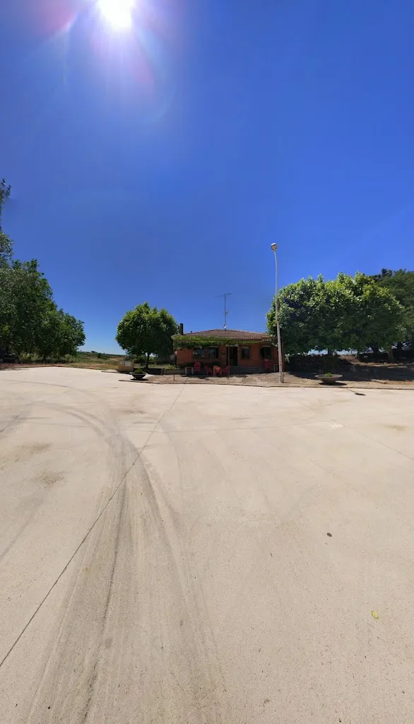 Meson El Refugio restaurant in Bodón El