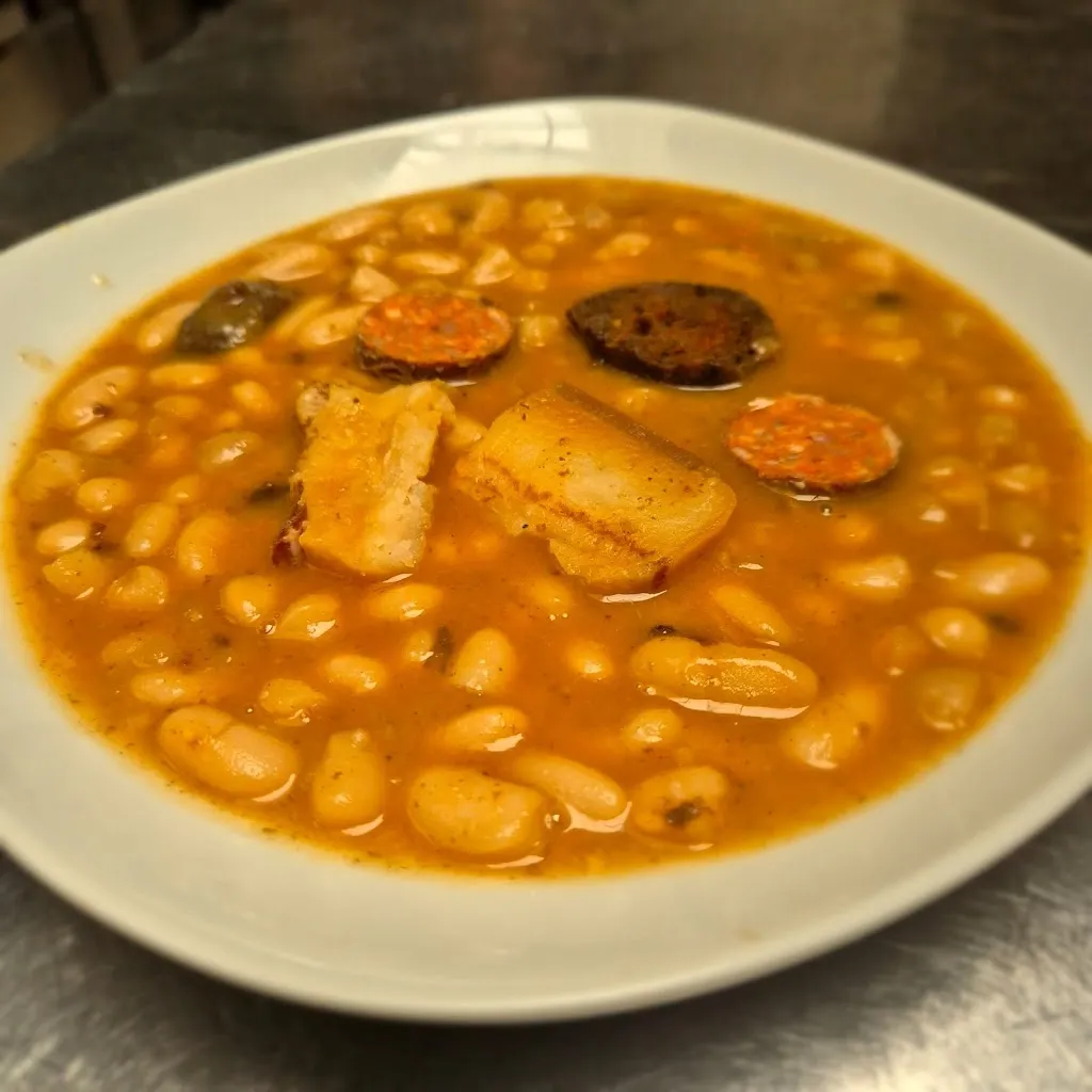 RESTAURANTE CAFETERIA La Calzada_Cabezabellosa de la Calzada_slider_image_3