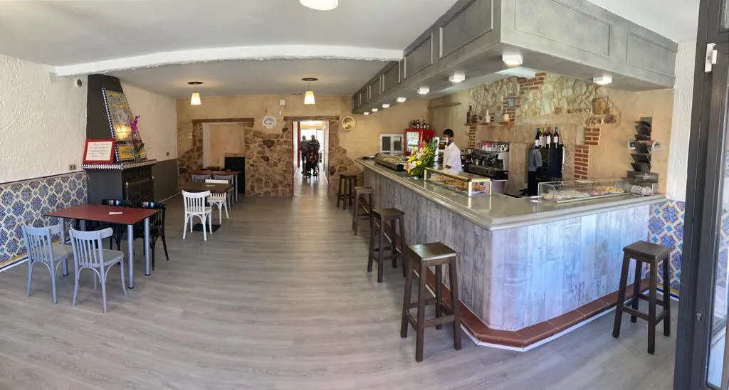 Restaurante Mesón Fuentebuena restaurant in Cabezabellosa de la Calzada