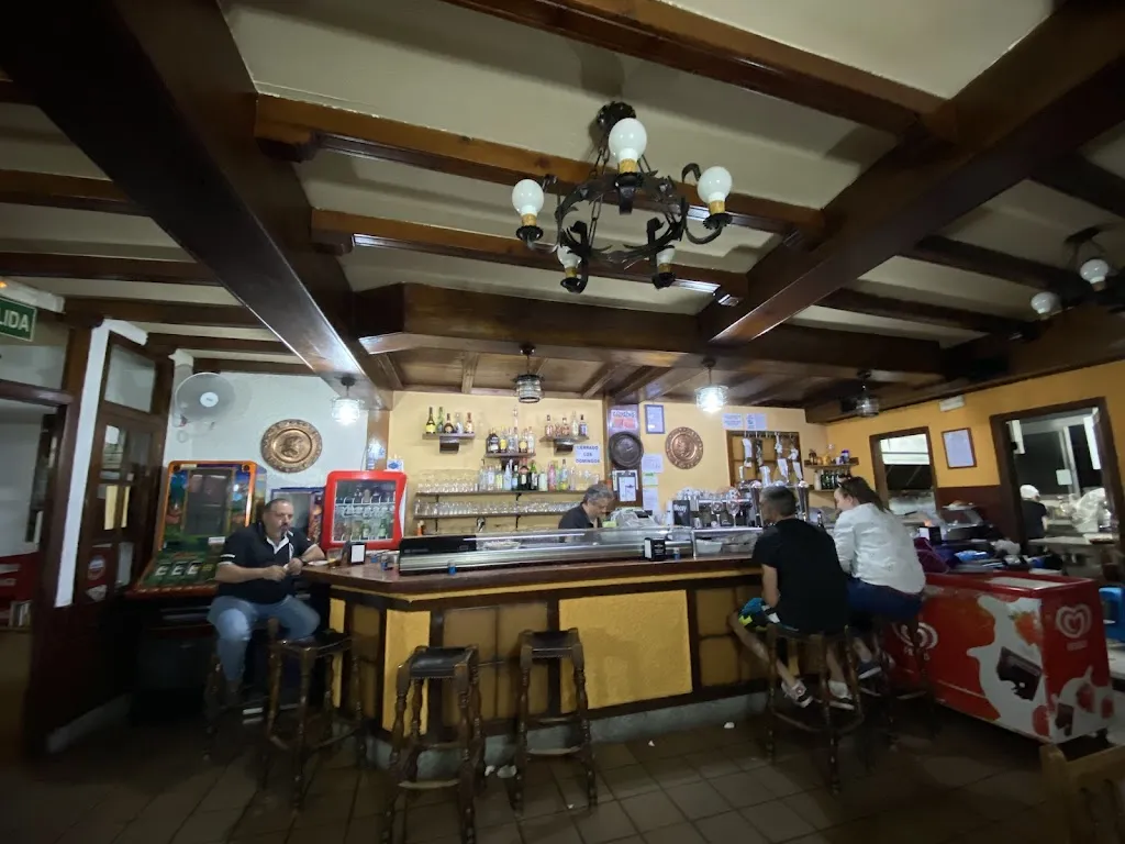 Nguyen Truong An_Mesón Antonio_Cabeza de Béjar La_review