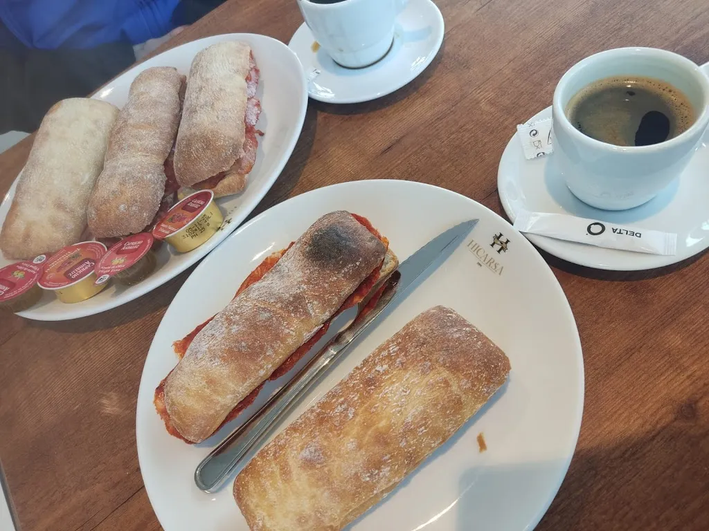 Miguel Collados_Espacio Hicarsa_Cabeza de Béjar La_review