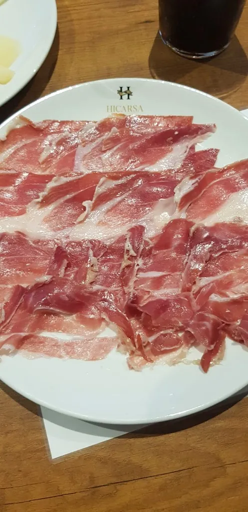 Alba_Espacio Hicarsa_Cabeza de Béjar La_review