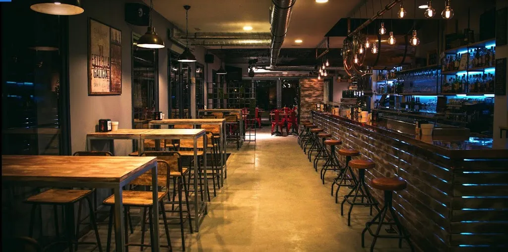 Charlie Comedy Burger Factory restaurant in Cabeza de Béjar La