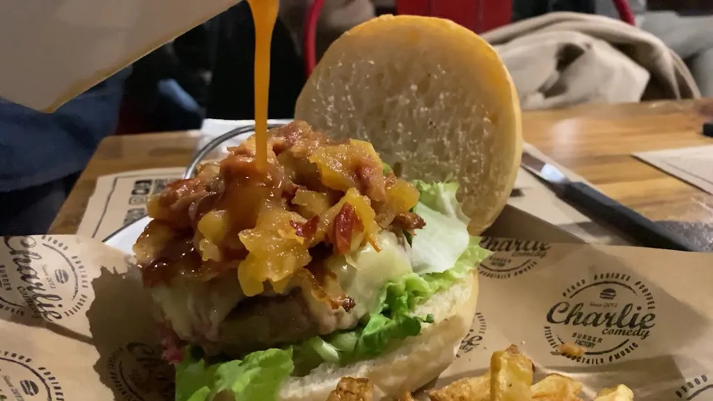 Charlie Comedy Burger Factory_Cabeza de Béjar La_slider_image_2