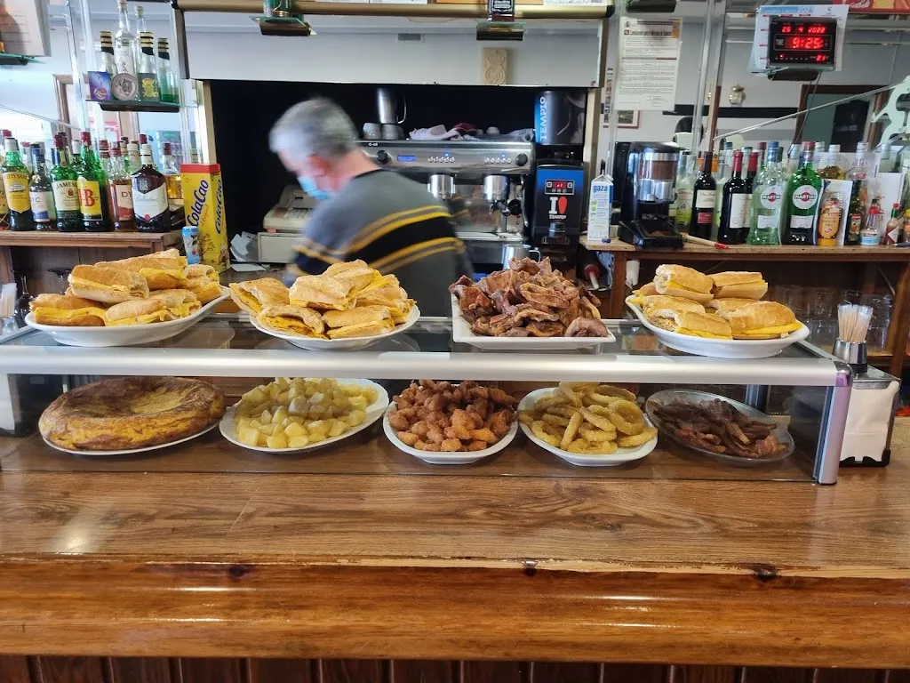 Jaime Matos_Bar Hostal Alayka_Calvarrasa de Abajo_review