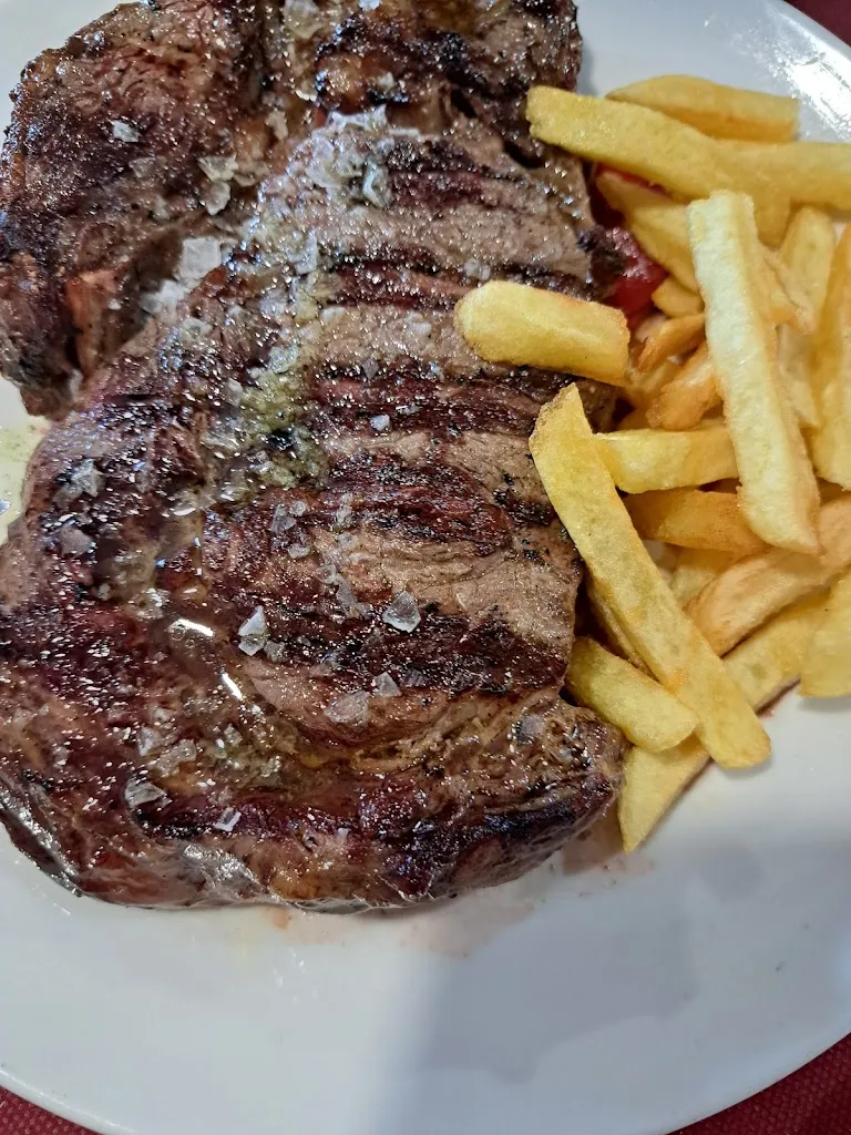 Hostal Restaurante Lemus_Calvarrasa de Abajo_slider_image_3