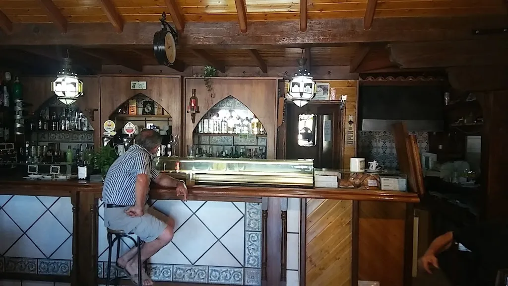 Bar Restaurante EL ALMENDRO_Campillo de Azaba_slider_image_1