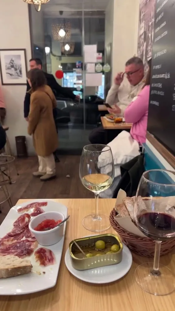 Aquí Santoña - Tienda y Tapas_Cepeda_slider_image_2