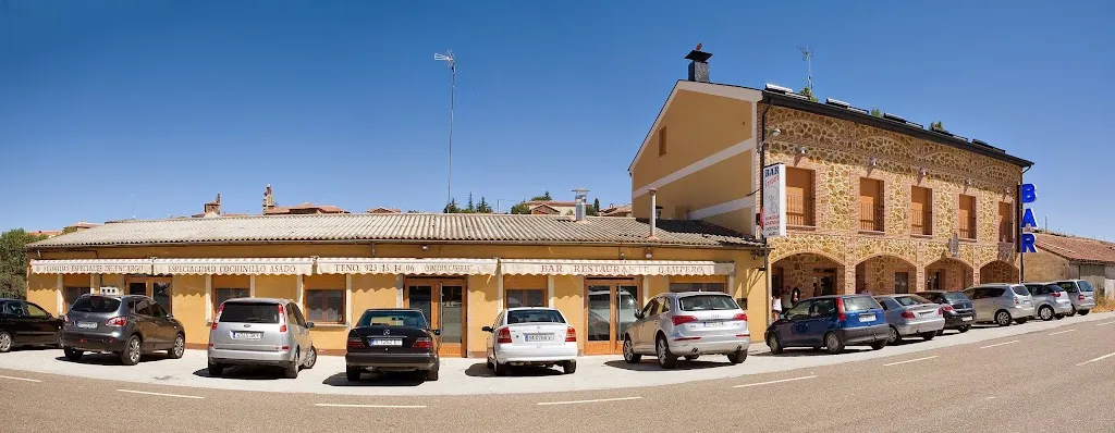 Campero Bar Restaurante Hostal_Chagarcía Medianero_slider_image_3
