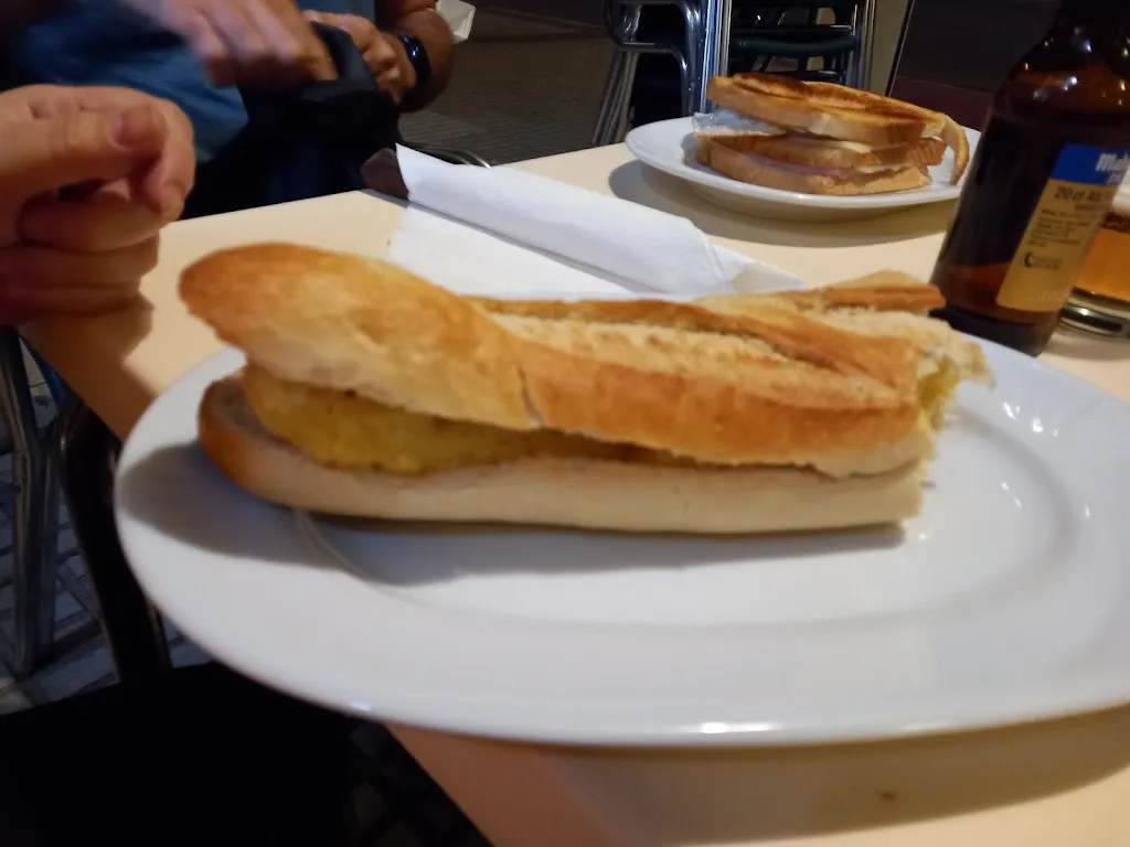 Restaurante cervecería Aí_Campo de Peñaranda El_slider_image_3