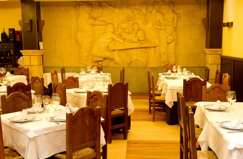 Restaurantes El Oso y El Madroño_Campo de Peñaranda El_slider_image_1