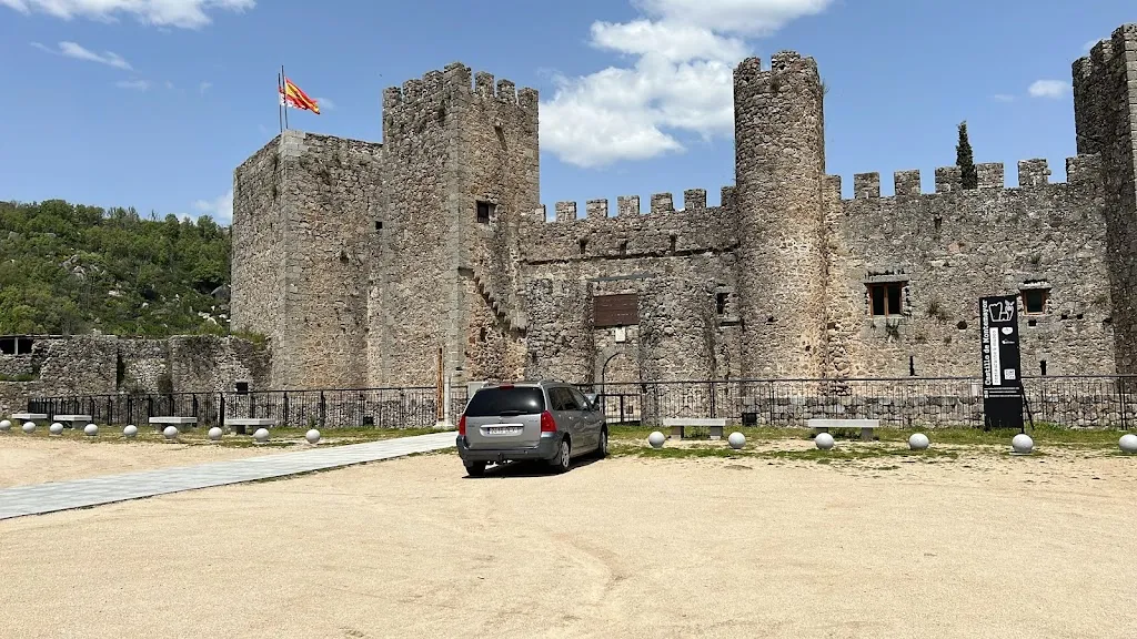 Luis Fernández_Restaurante  Castillo de Montemayor del Río-Salamanca_Colmenar de Montemayor_recensione