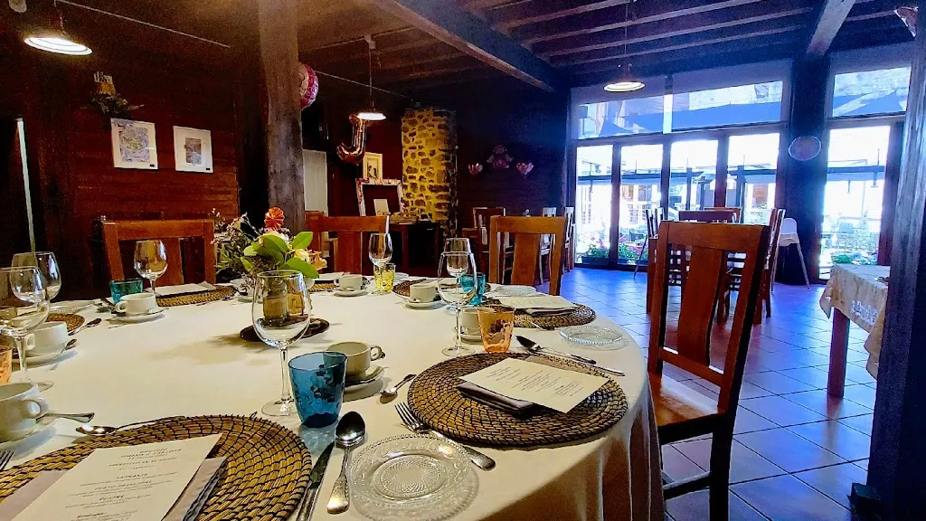 Restaurante  Castillo de Montemayor del Río-Salamanca restaurant in Colmenar de Montemayor