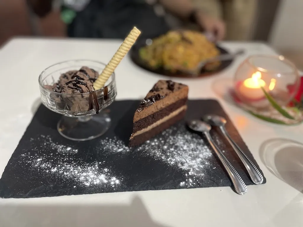 Judith Chuquicallata_PISCO Y TAPA BAR CAFÉ_Coca de Alba_review