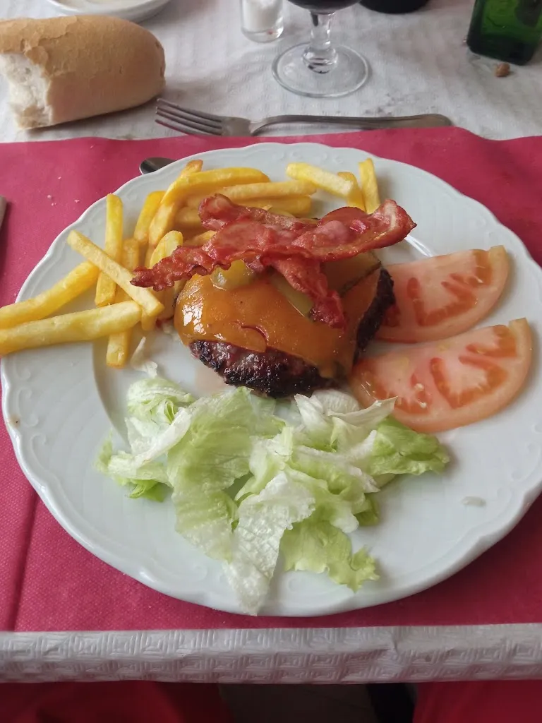 Bar Restaurante Garden Macotera restaurant in Coca de Alba