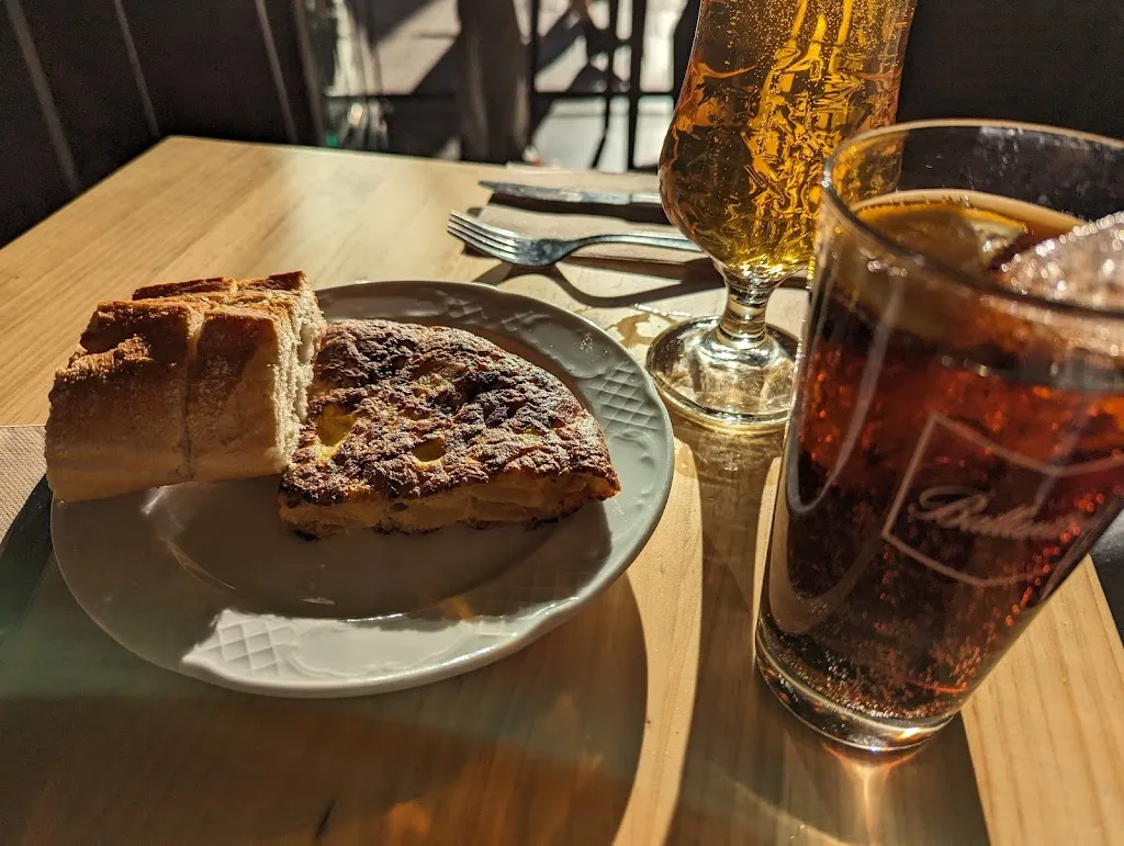 Alba Cervecería-Cafetería_Coca de Alba_slider_image_3