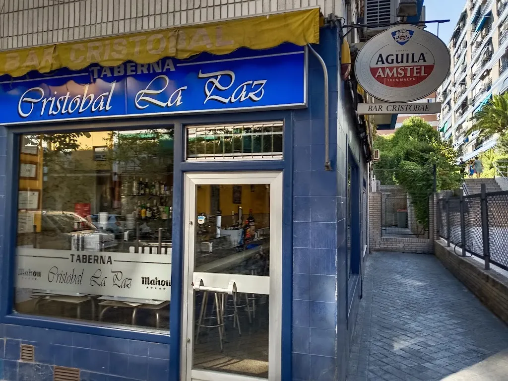 Bar Cristobal- La paz restaurant in Cristóbal