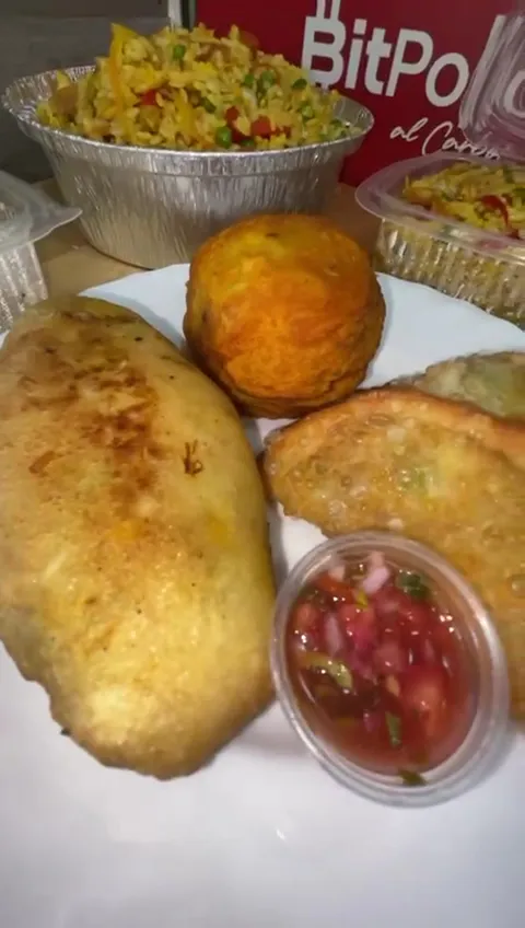 Andrea Gomez_Bitpollo al Carbón_Cristóbal_review