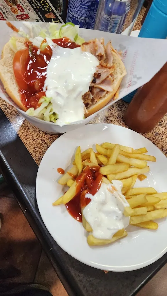 Mundo Kebab San Cristobal Madrid_Cristóbal_slider_image_1