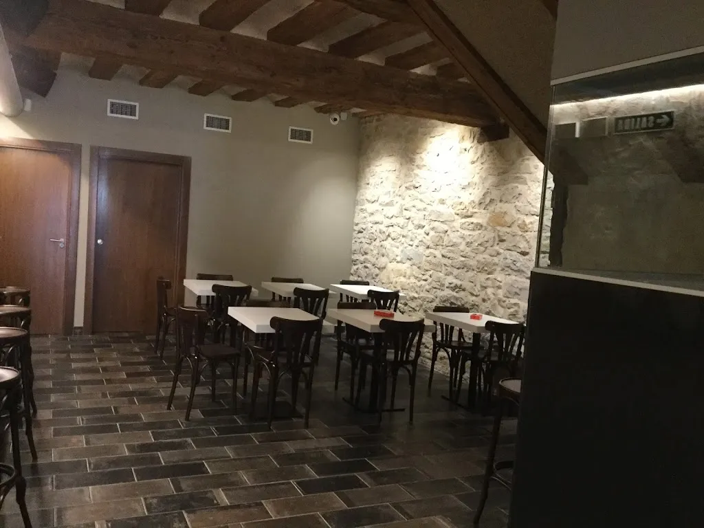 Bar Cordovilla restaurant in Cordovilla