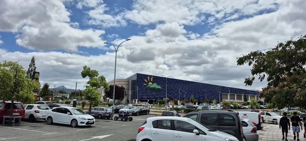 Jason Fowles_La Morea Shopping Center_Cordovilla_review