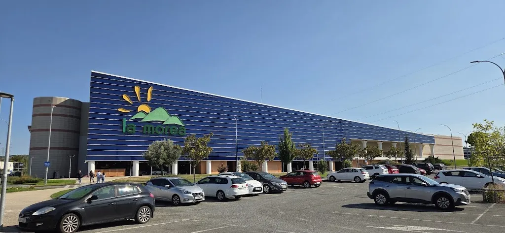 La Morea Shopping Center_Cordovilla_slider_image_1