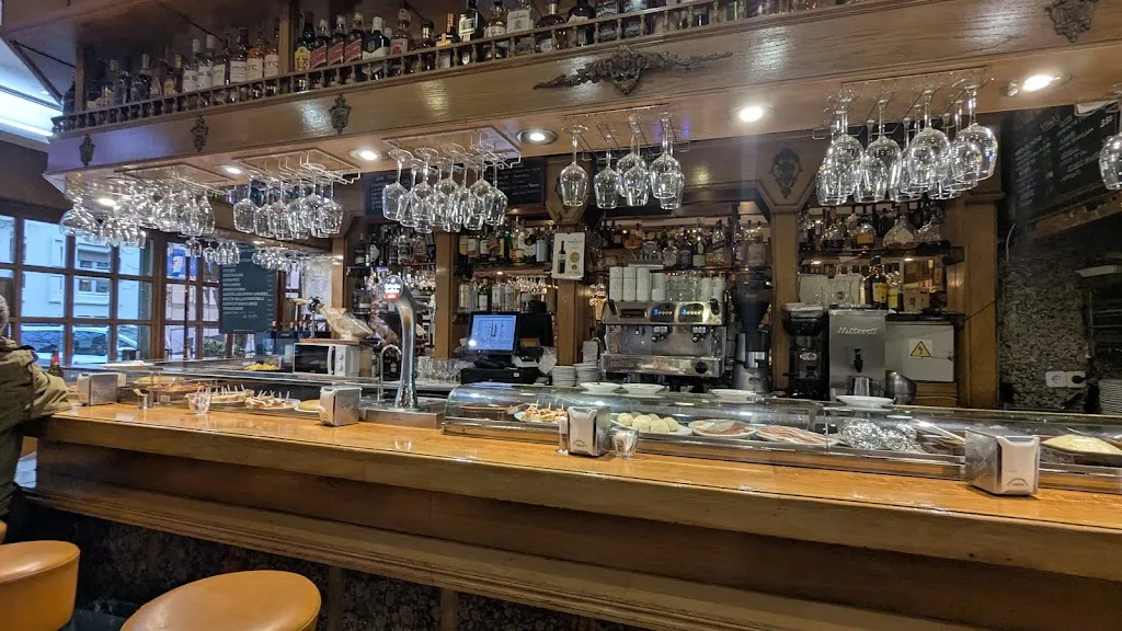 Restaurante Encinas restaurant in Encina La