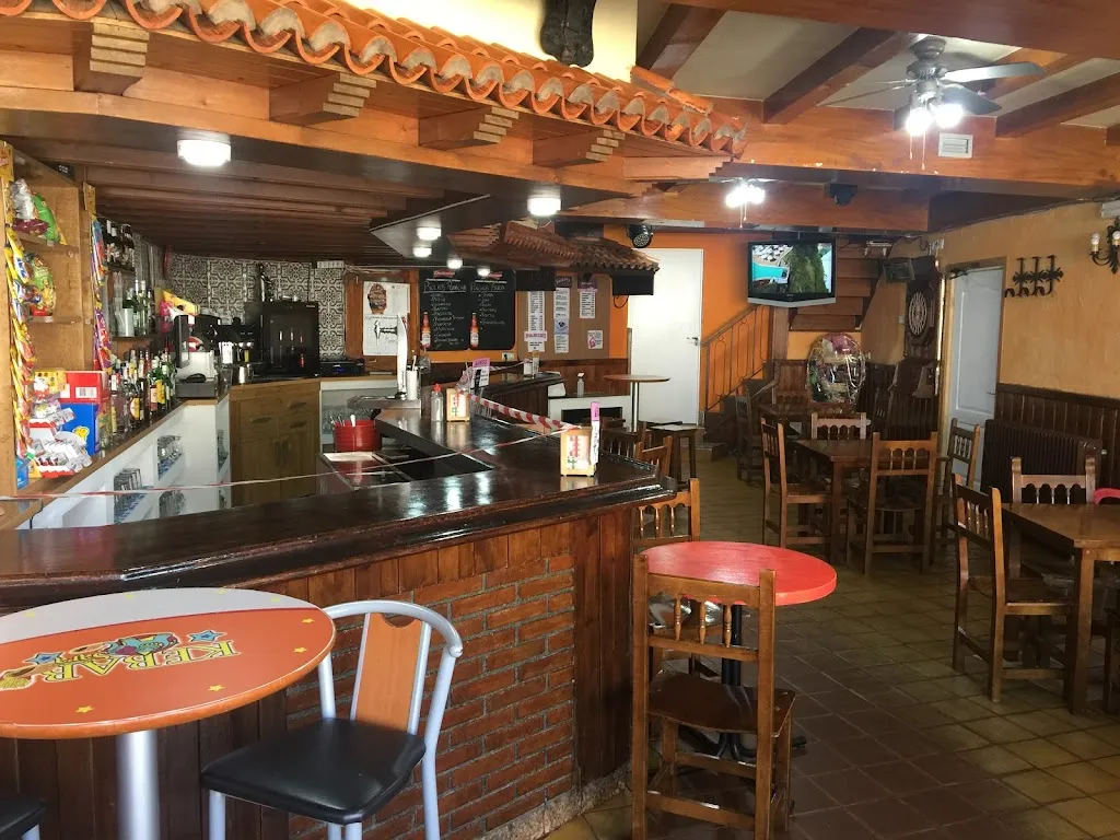 Bar las endrinas restaurant in Endrinal
