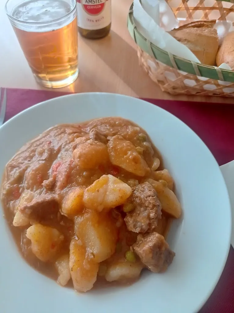 Jaimez Serrano_Cerrado por juvilacion_Fuentes de Béjar_review