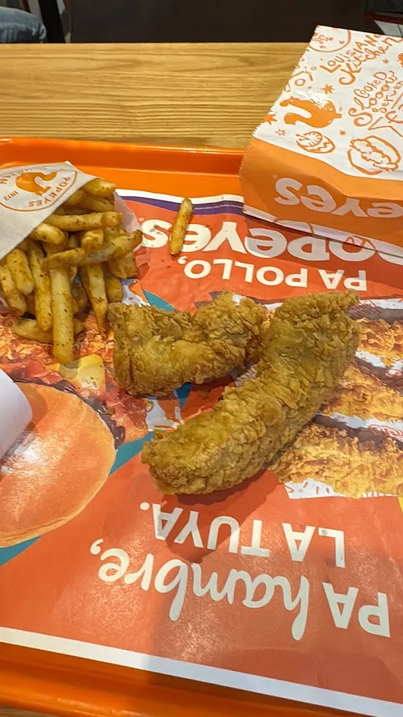 EM_Popeyes Famous Louisiana Chicken_Fuente de San Esteban La_review