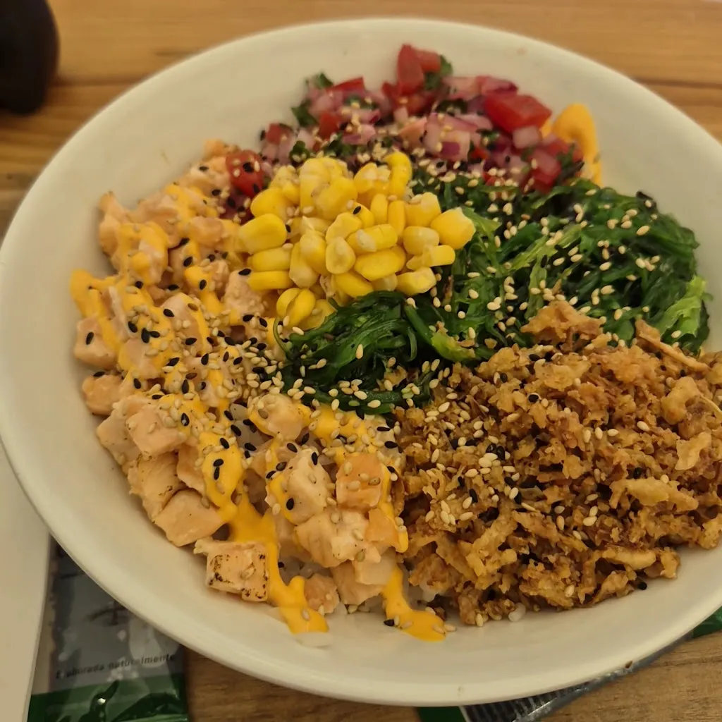 Healthy Poke_Fuente de San Esteban La_slider_image_2