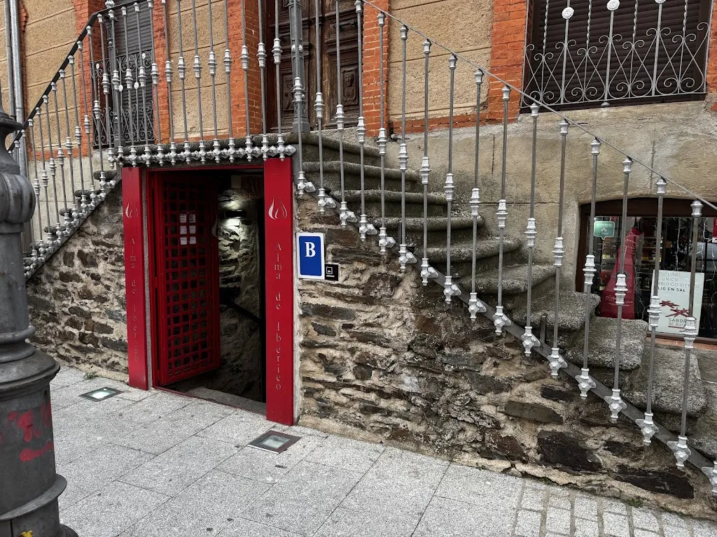 Néstor_Alma de Iberico Guijuelo, S.L._Gejuelo del Barro_review