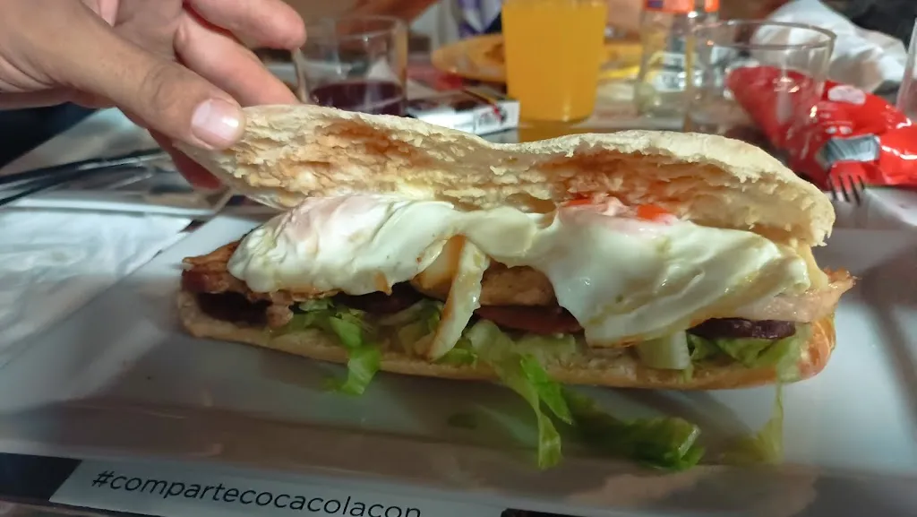 Jose manuel redondo martin_Bar Restaurante Zurich_Garcirrey_review