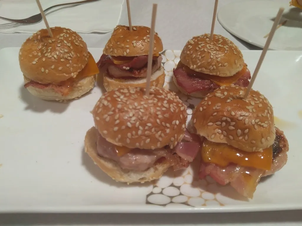 Bar Restaurante Zurich_Garcirrey_slider_image_2