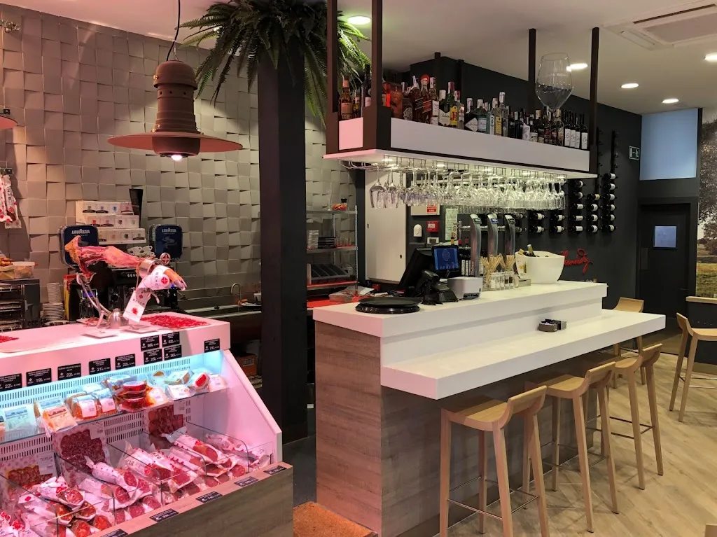 BEHER Madrid Chikito | Jamón Ibérico 100%_Guijuelo_slider_image_1