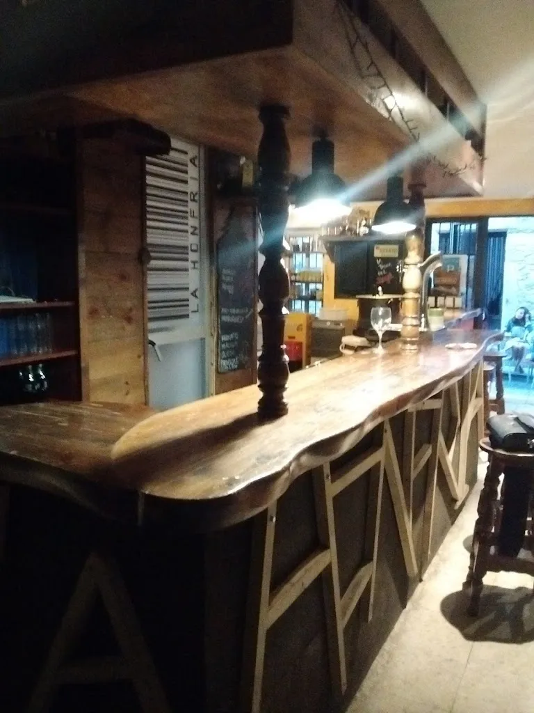 Bar La Honfría restaurant in Linares de Riofrío